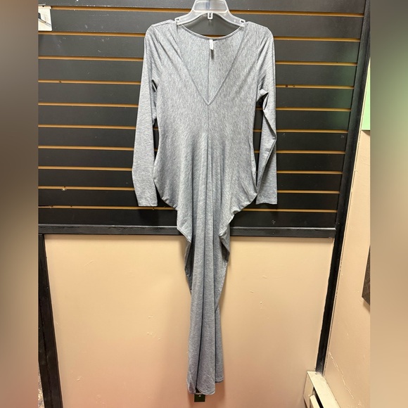 Halara NWT Gray Long Sleeve V Neck Maxi Dress Tulip Hem Size M - Picture 2 of 5